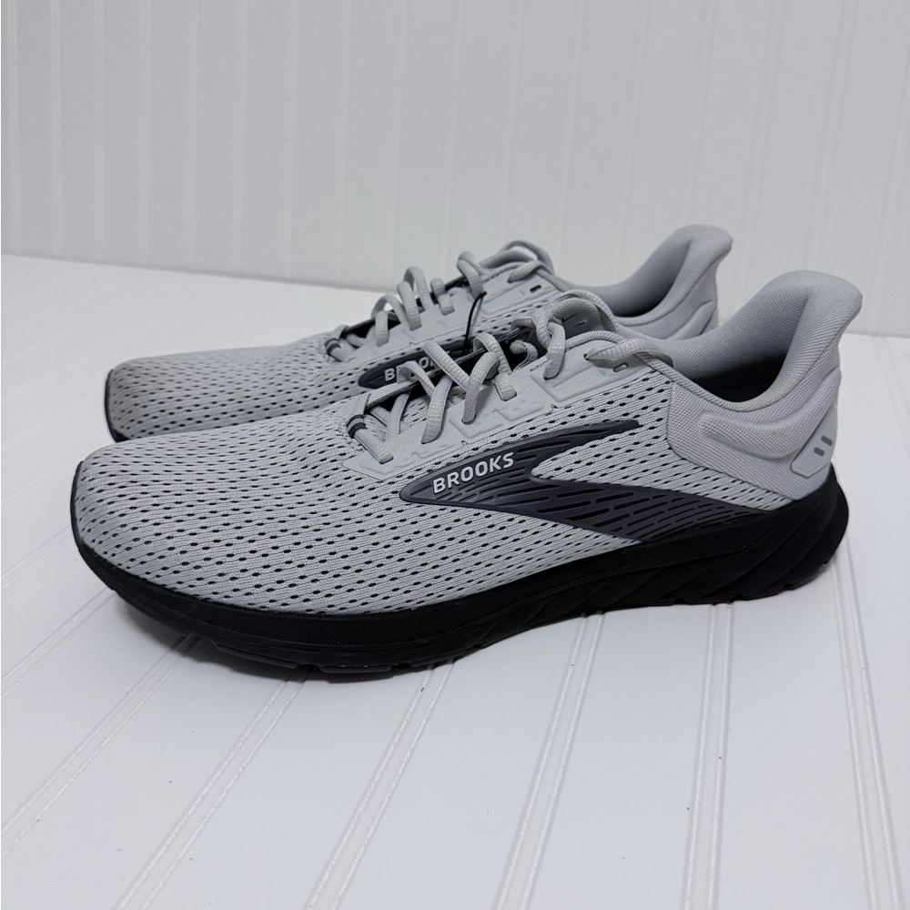 Brooks Men's Light Gray and Black Anthem 6 Running Shoes in Size 14 - Picture 3 of 10